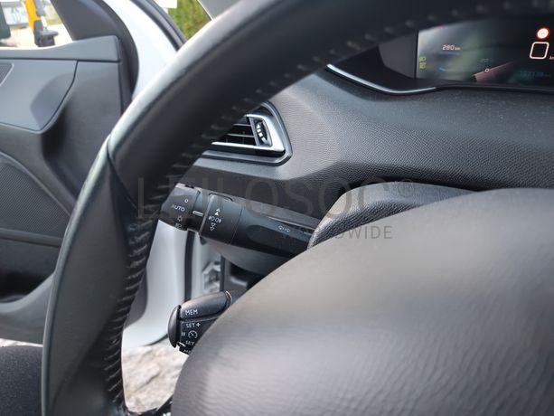 Peugeot 308 1.5 BlueHdi · Ano 2020