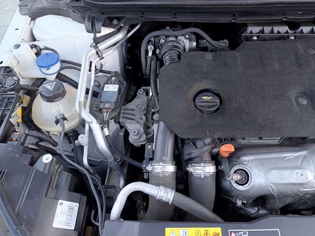 Peugeot 308 1.5 BlueHdi · Ano 2020