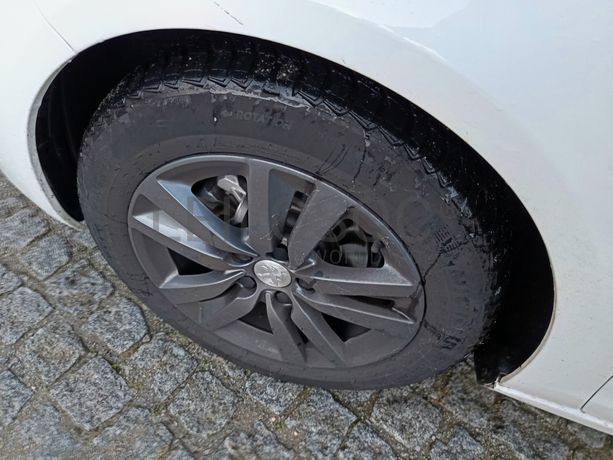 Peugeot 308 1.5 BlueHdi · Ano 2020