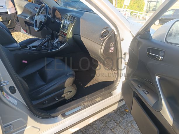 Lexus IS 220D · Ano 2006