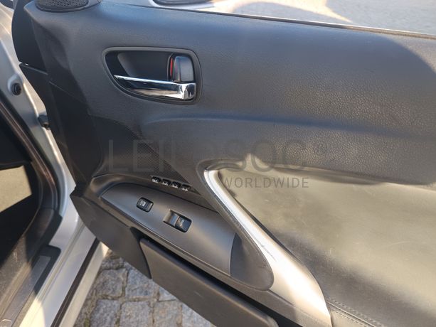 Lexus IS 220D · Ano 2006