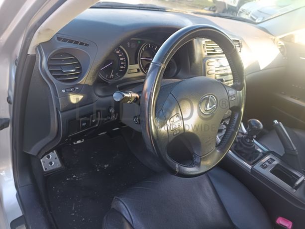 Lexus IS 220D · Ano 2006