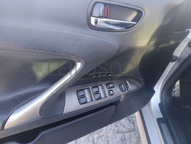 Lexus IS 220D · Ano 2006