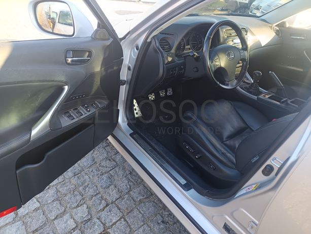 Lexus IS 220D · Ano 2006