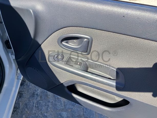 Renault Clio · Ano 2005