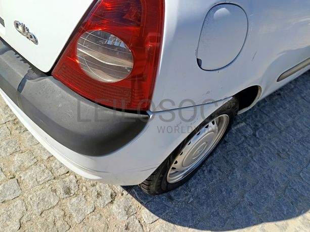 Renault Clio · Ano 2005