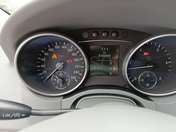 Mercedes-Benz ML 320 · Ano 2006