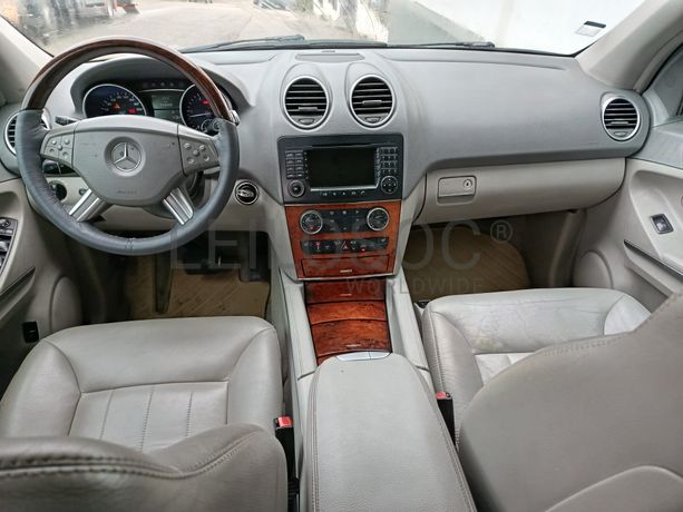 Mercedes-Benz ML 320 · Ano 2006
