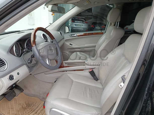 Mercedes-Benz ML 320 · Ano 2006