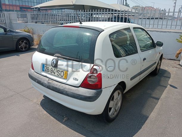 Renault Clio · Ano 2001