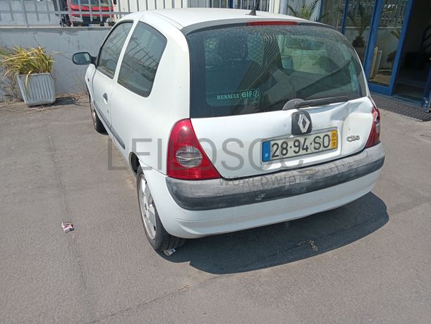 Renault Clio · Ano 2001