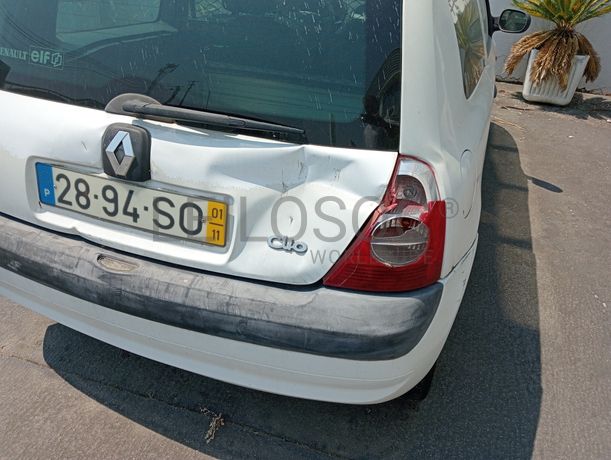 Renault Clio · Ano 2001