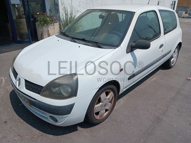 Renault Clio · Ano 2001
