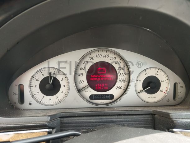 Mercedes-Benz E 270 CDI · Ano 2003