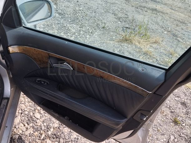 Mercedes-Benz E 270 CDI · Ano 2003