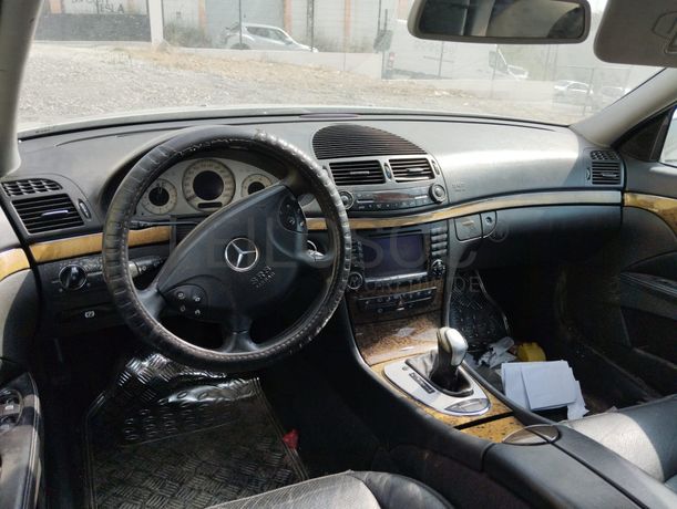 Mercedes-Benz E 270 CDI · Ano 2003