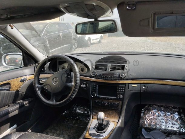 Mercedes-Benz E 270 CDI · Ano 2003