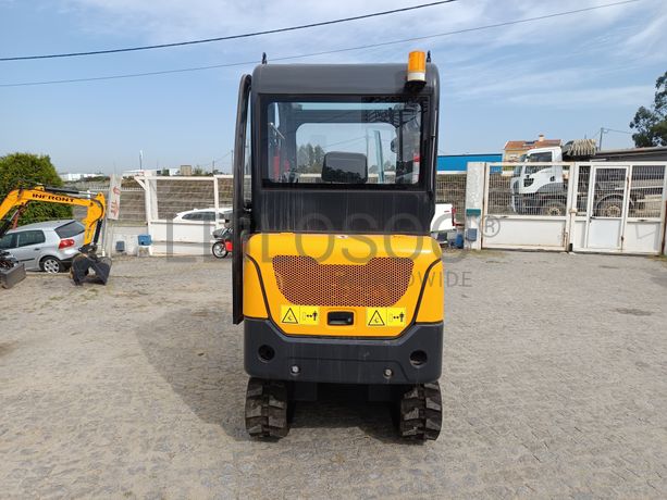 Mini Giratória Infront YFE20 · Ano 2023