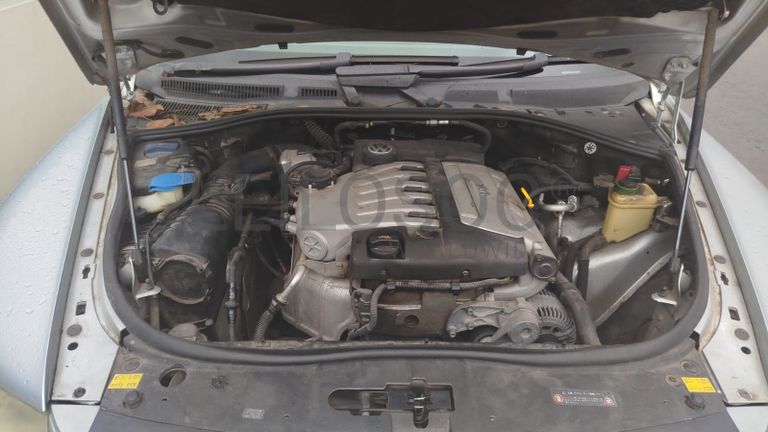 Volkswagen Touareg - 2010