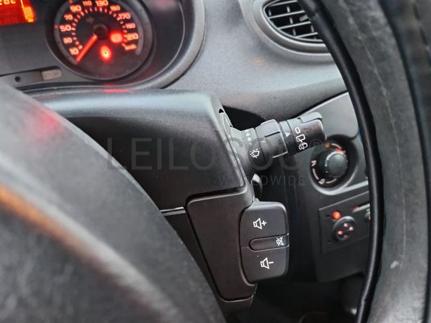 Renault Clio 1.5 DCi · Ano 2008