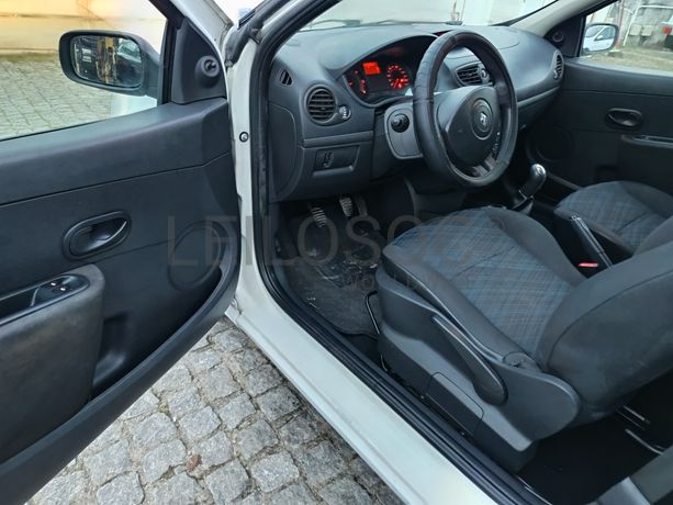 Renault Clio 1.5 DCi · Ano 2008