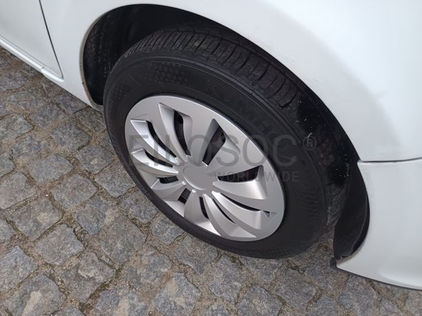 Renault Clio 1.5 DCi · Ano 2008