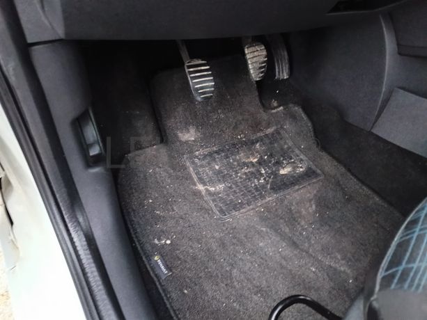 Renault Clio 1.5 DCi · Ano 2008