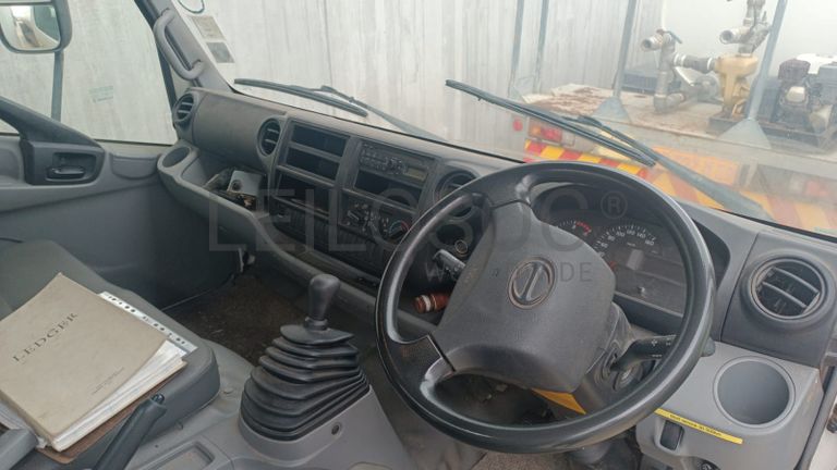 Camião-cisterna Toyota Hino - 2003