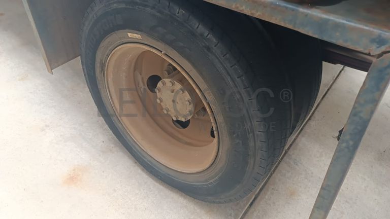 Camião-cisterna Toyota Hino - 2003