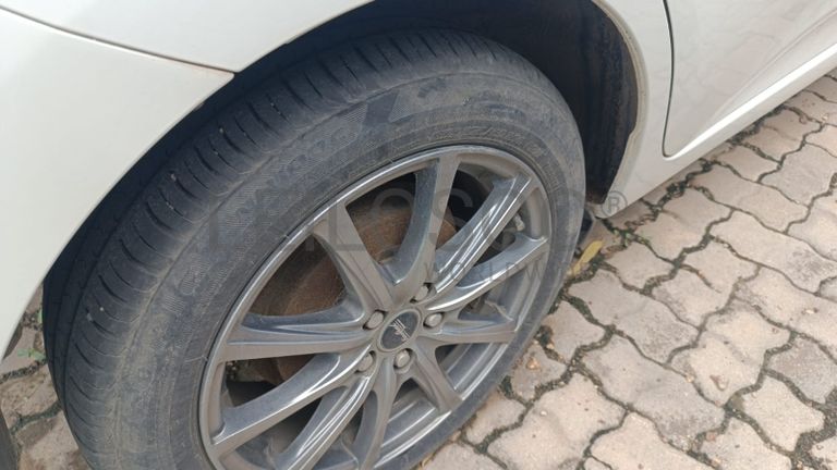 Toyota Ractis - 2012