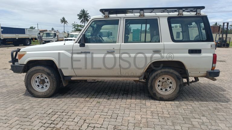 Toyota Land Cruiser HZ - 2013