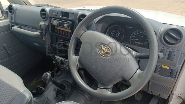 Toyota Land Cruiser HZ - 2013