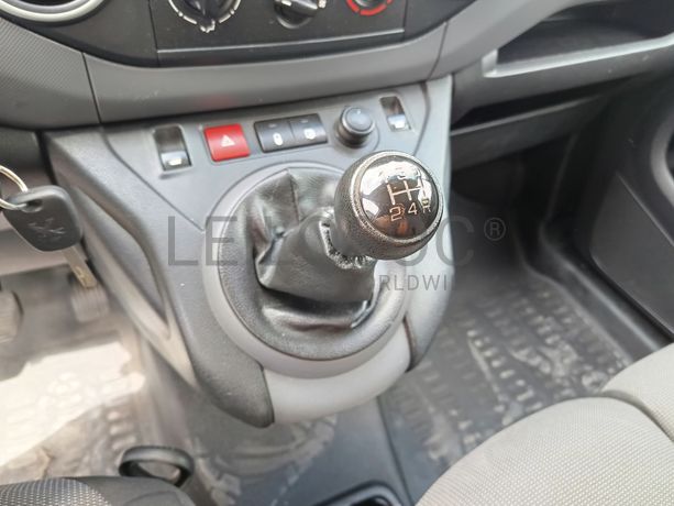 Peugeot Partner · Ano 2018