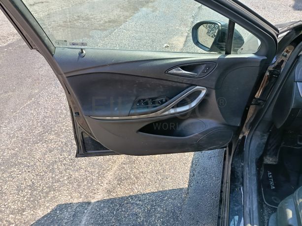 Opel Astra K Sports Tourer · Ano 2017