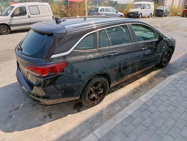 Opel Astra K Sports Tourer · Ano 2017