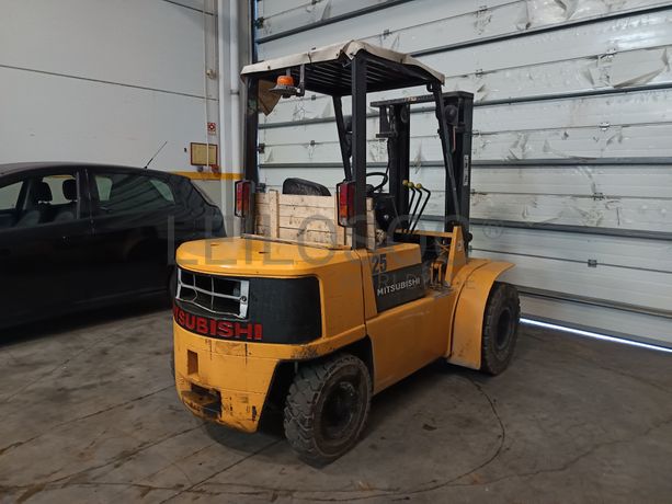 Empilhador Mitsubishi FD-25 · Ano 1990