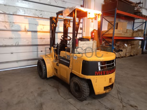 Empilhador Mitsubishi FD-25 · Ano 1990