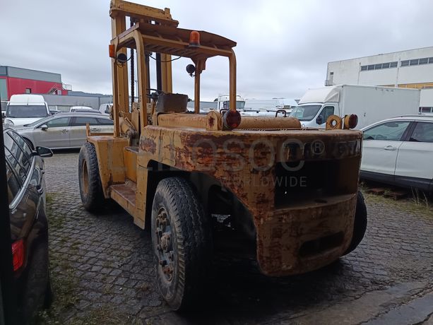 Empilhador Toyota · Porta Contentores