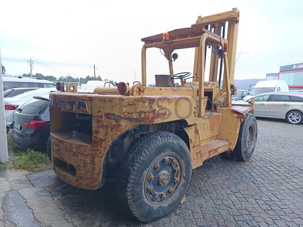 Empilhador Toyota · Porta Contentores