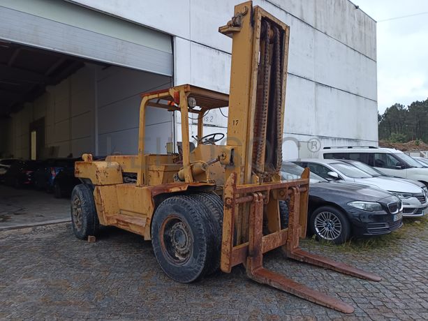 Empilhador Toyota · Porta Contentores