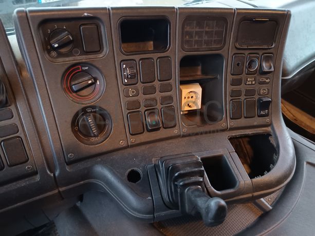 Scania P94B (4x2) 230 · Ano 2002