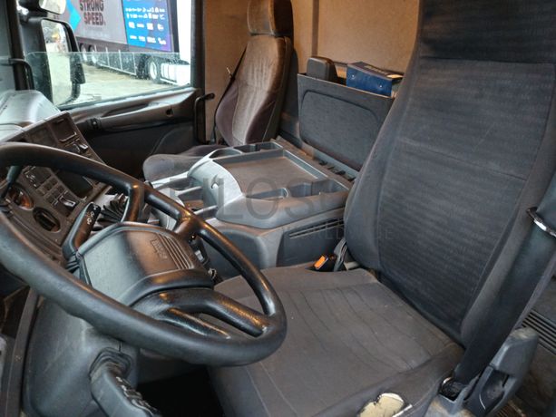 Scania P94B (4x2) 230 · Ano 2002