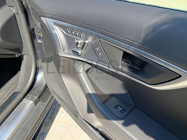 Jaguar F-Type R-Dynamic · Ano 2019