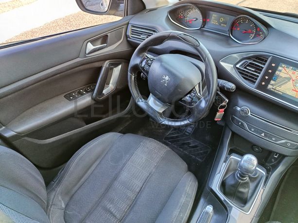 Peugeot 308 · Ano 2015