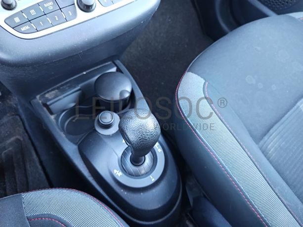 Renault Twingo 1.2 16V · Ano 2012