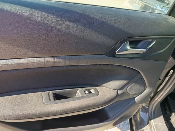 Peugeot 308 · Ano 2014