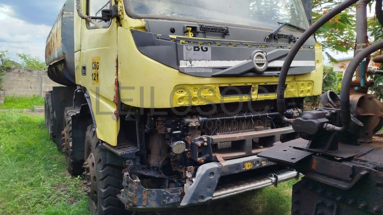 Camião tanque Volvo FMX