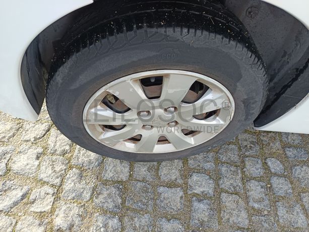 Peugeot 207 · Ano 2011