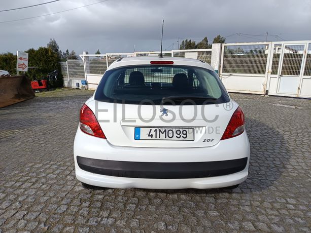 Peugeot 207 · Ano 2011