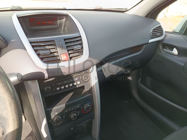 Peugeot 207 · Ano 2011